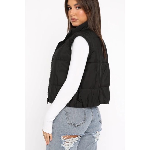 WHITE FOX BOUTIQUEFind My Way Puffer Vest Black Size Small Gorpcore‎ - Picture 2 of 5